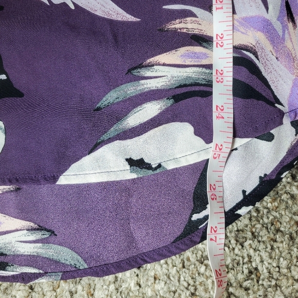 7th Avenue Design Studio New York & Company Med Purple Floral Key Hole Blouse - Picture 5 of 14